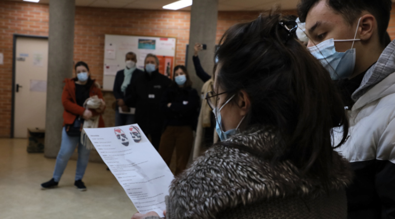 Quelques élèves ont lu leur texte lors de l'ouverture de l'exposition dans l'enceinte du lycée.