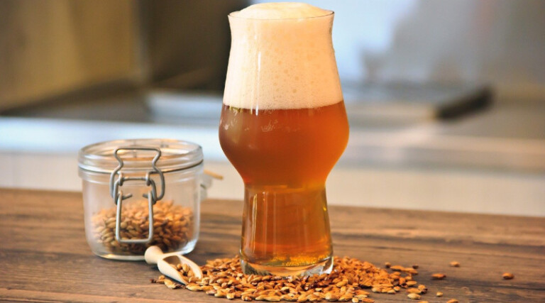 La bière du champ à l'apéro