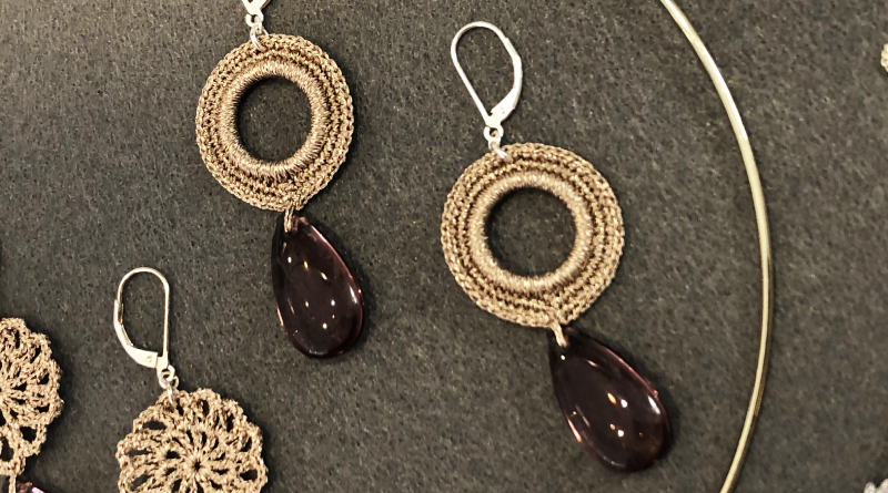 Boucle d'oreilles en dentelle au crochet de By Edith.
