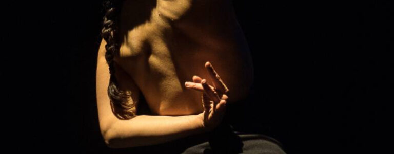 Artiste accomplie, Karine Gonzalez offre une représentation pleine de grâce et d'émotion.