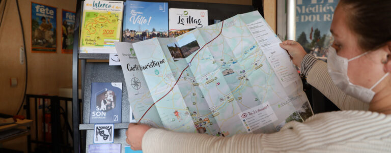 Carte touristique à Dourdan.