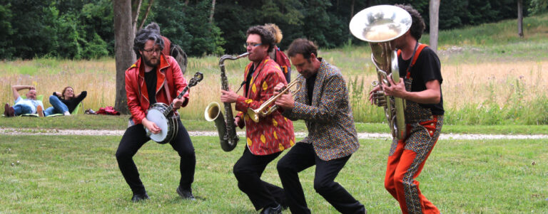 La fanfare Gloups pour le festival en 2020. Crédit : Le Silo