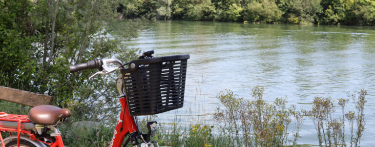 Balade en vélo le long d e a Seine à Corbeil-Essonnes. Photo LC-M'Essonne