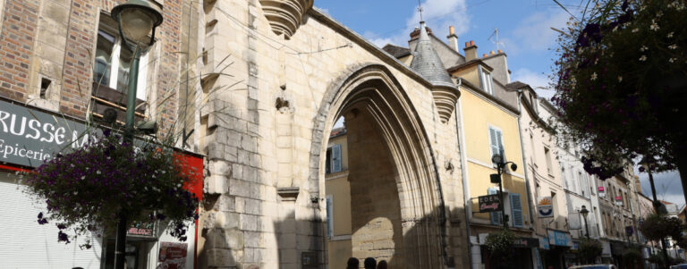 La rue Saint-Spire à Corbeil-Essonnes (Essonne). Photo LC-M'Essonne