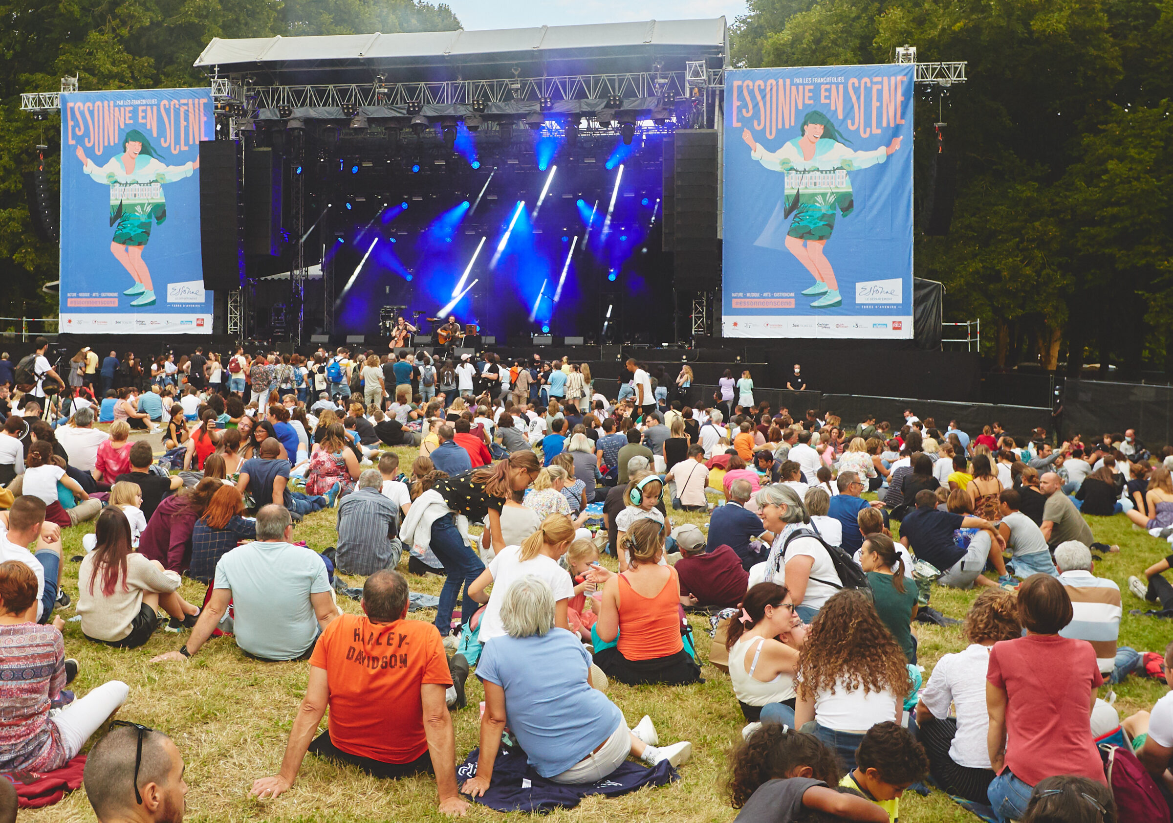 Public dans l'herbe Essonne en scène Crédit Ronan Thenadey