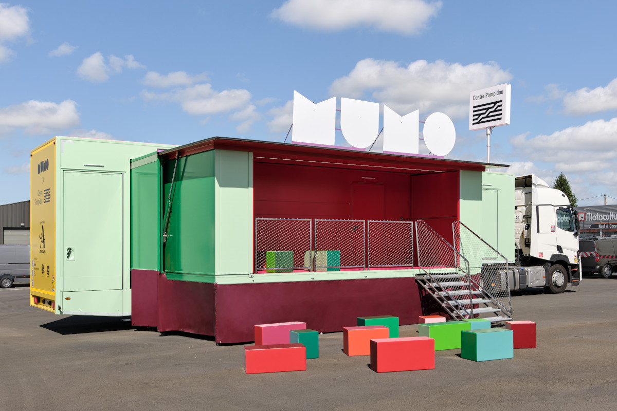 Le Mumo, musée mobile du Centre Pompidou. Photo Philippe Piron