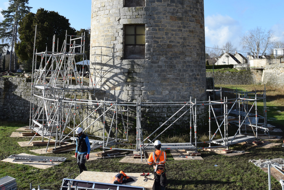 Tour du château de MOntagu à Marcoussis